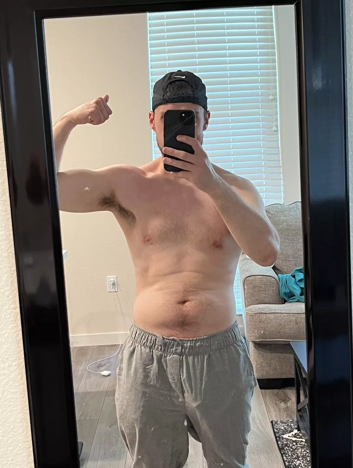 Sniff my pits while you cum