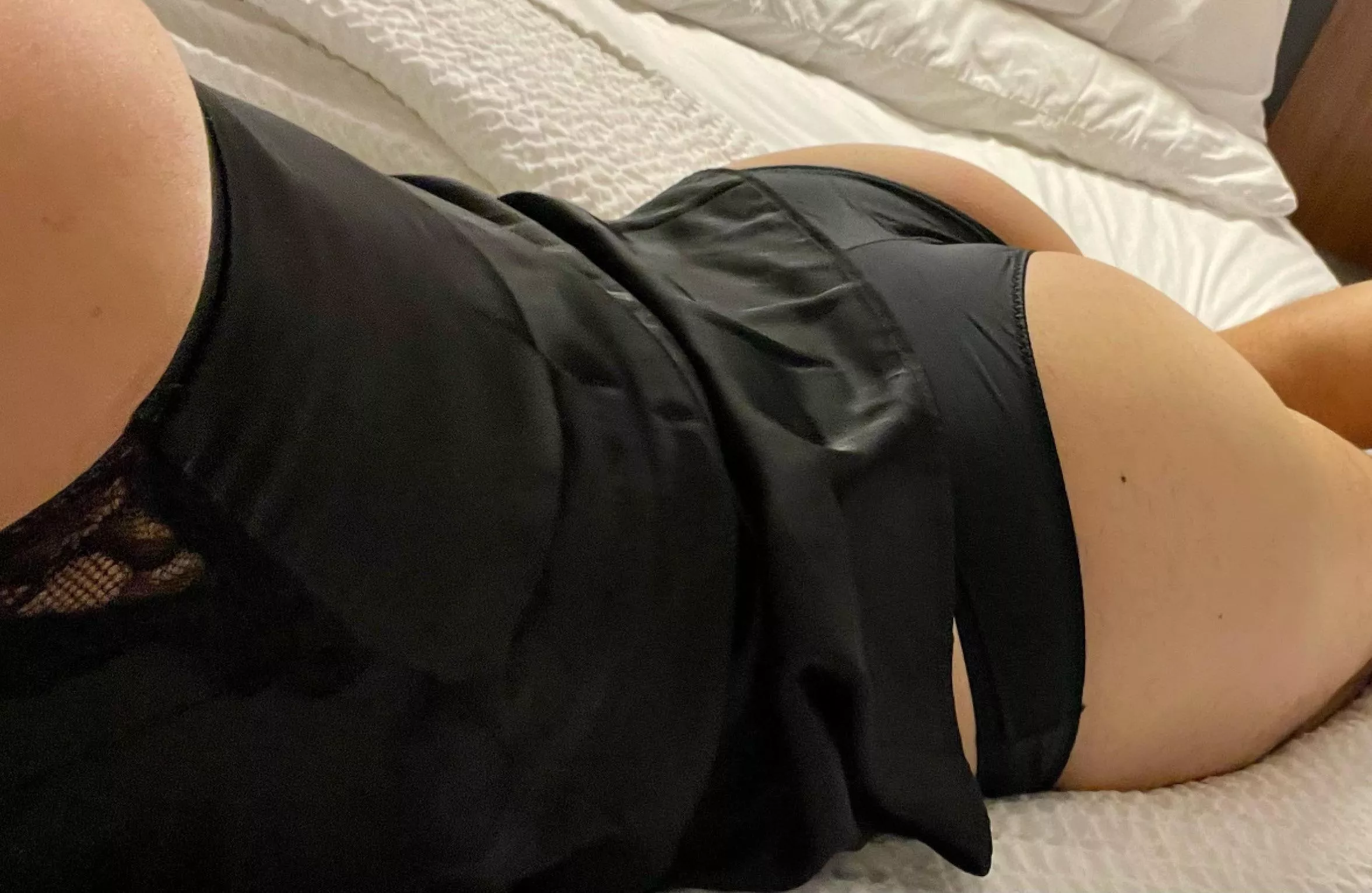 Waiting here for you. Use me as your pleasure slave.