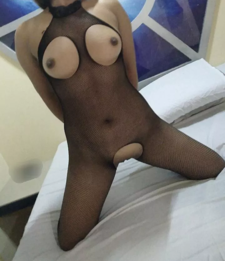 Wdyt? Should I wear stockings or nah? (F)