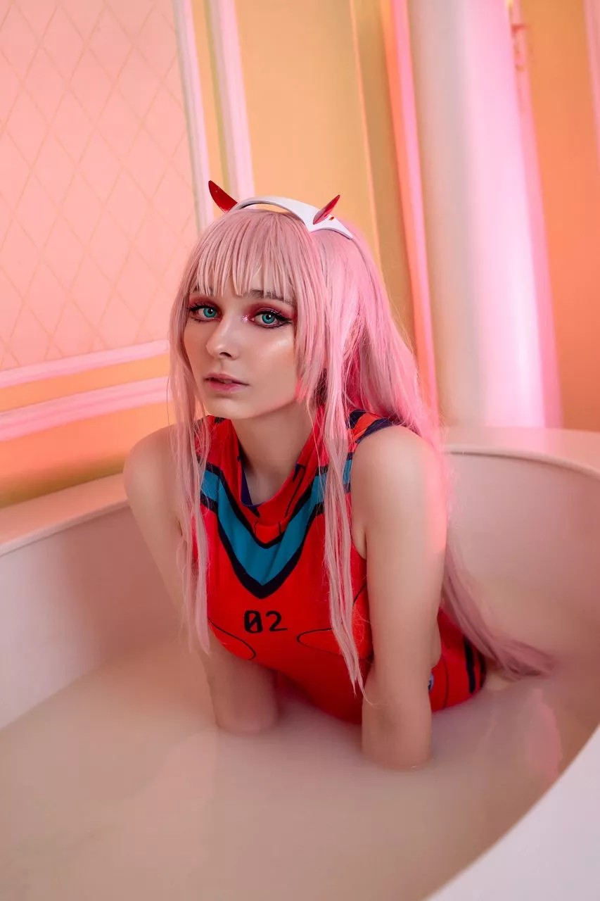 Zero Two by mia_green_tea