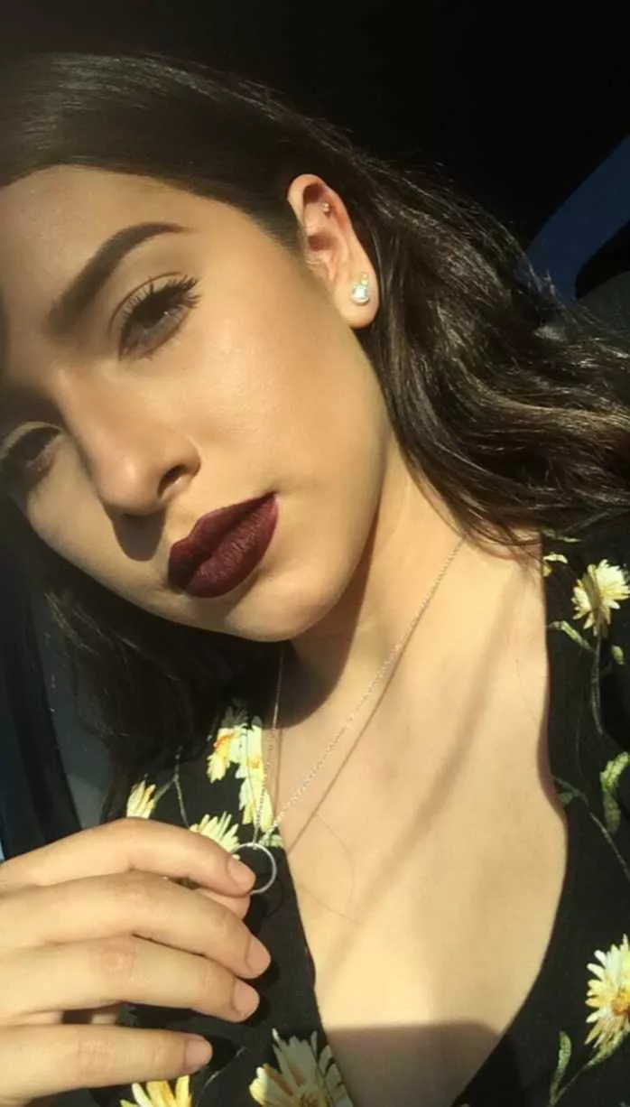 22 [F4M] Bored And Lonely Need Someone To talk and have Some Fun Snapp me : bea_thomp1