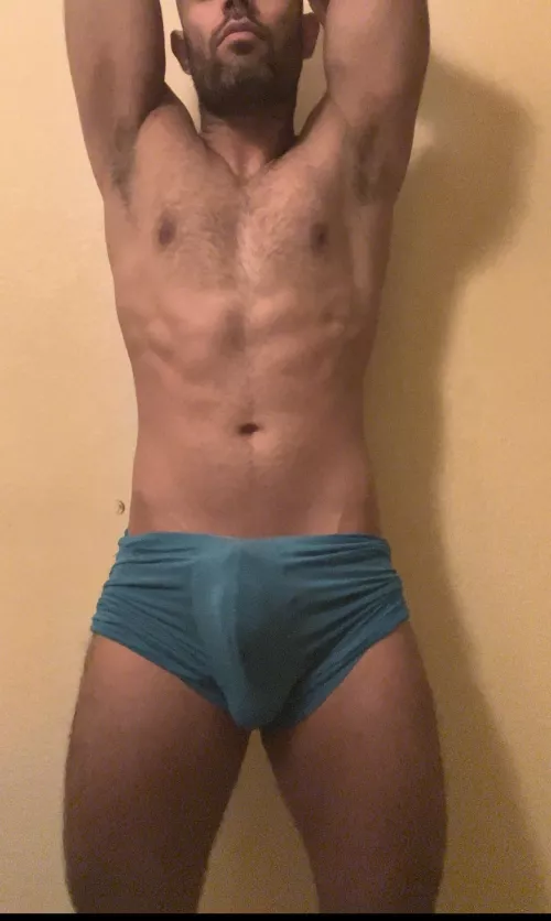 29 Male Las Vegas Local experienced bull looking for this weekend for a sexy Hotwife