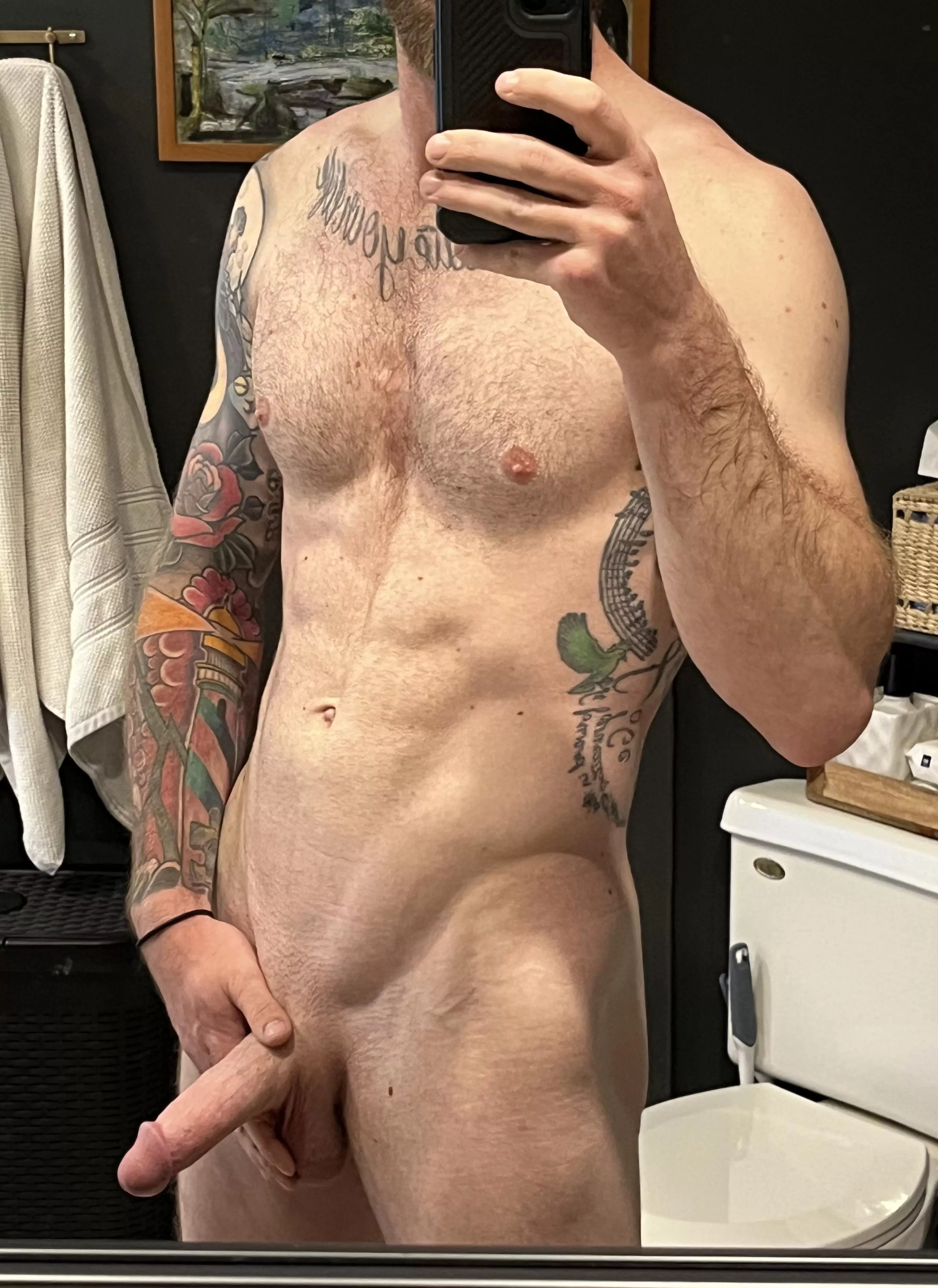 32 M Fresh out of the shower…wanna play?