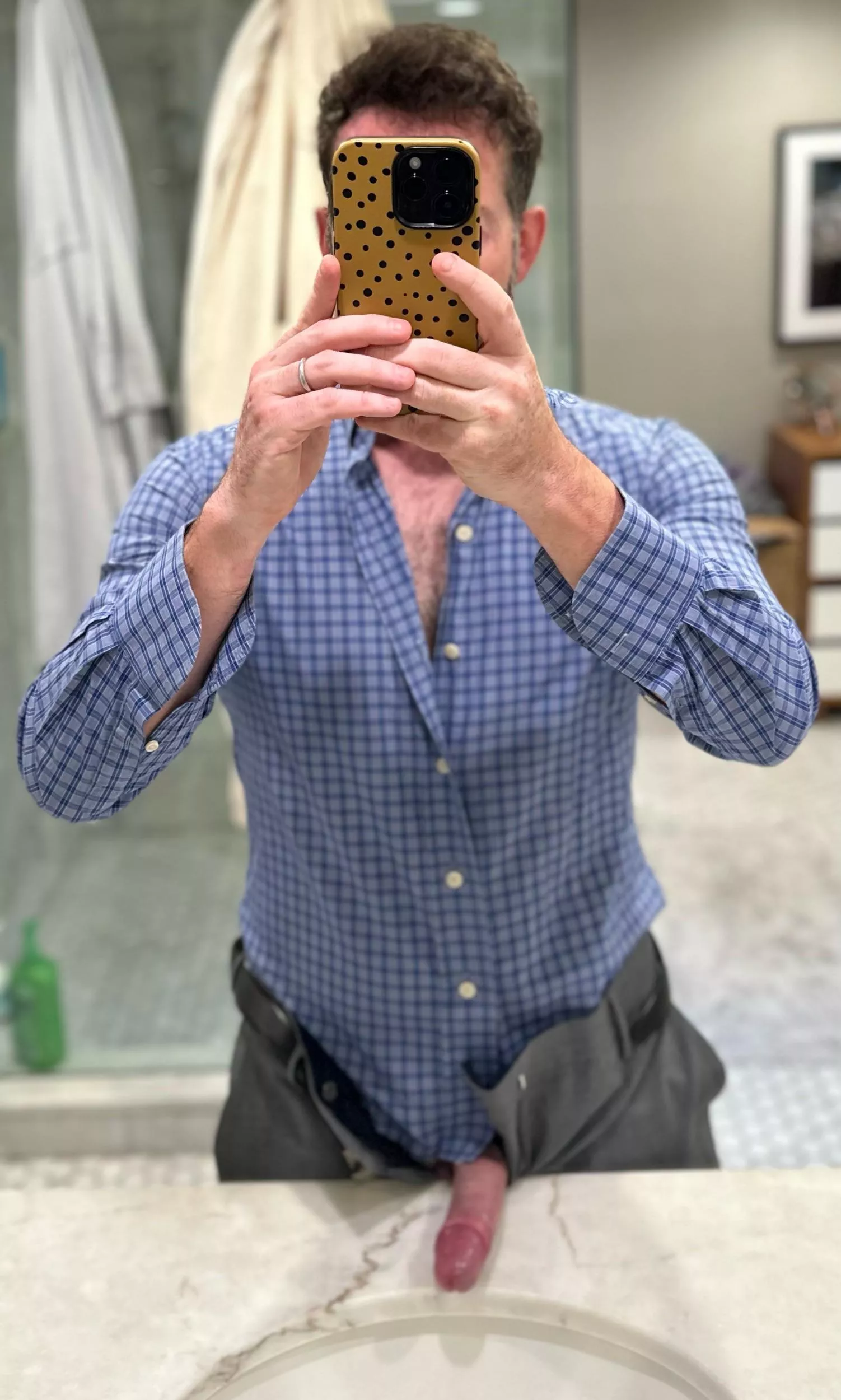 [40] Go commando for the brunch after my friend’s wedding?