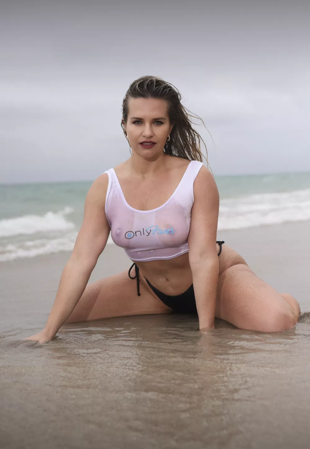 Begging for your attention daddy;)