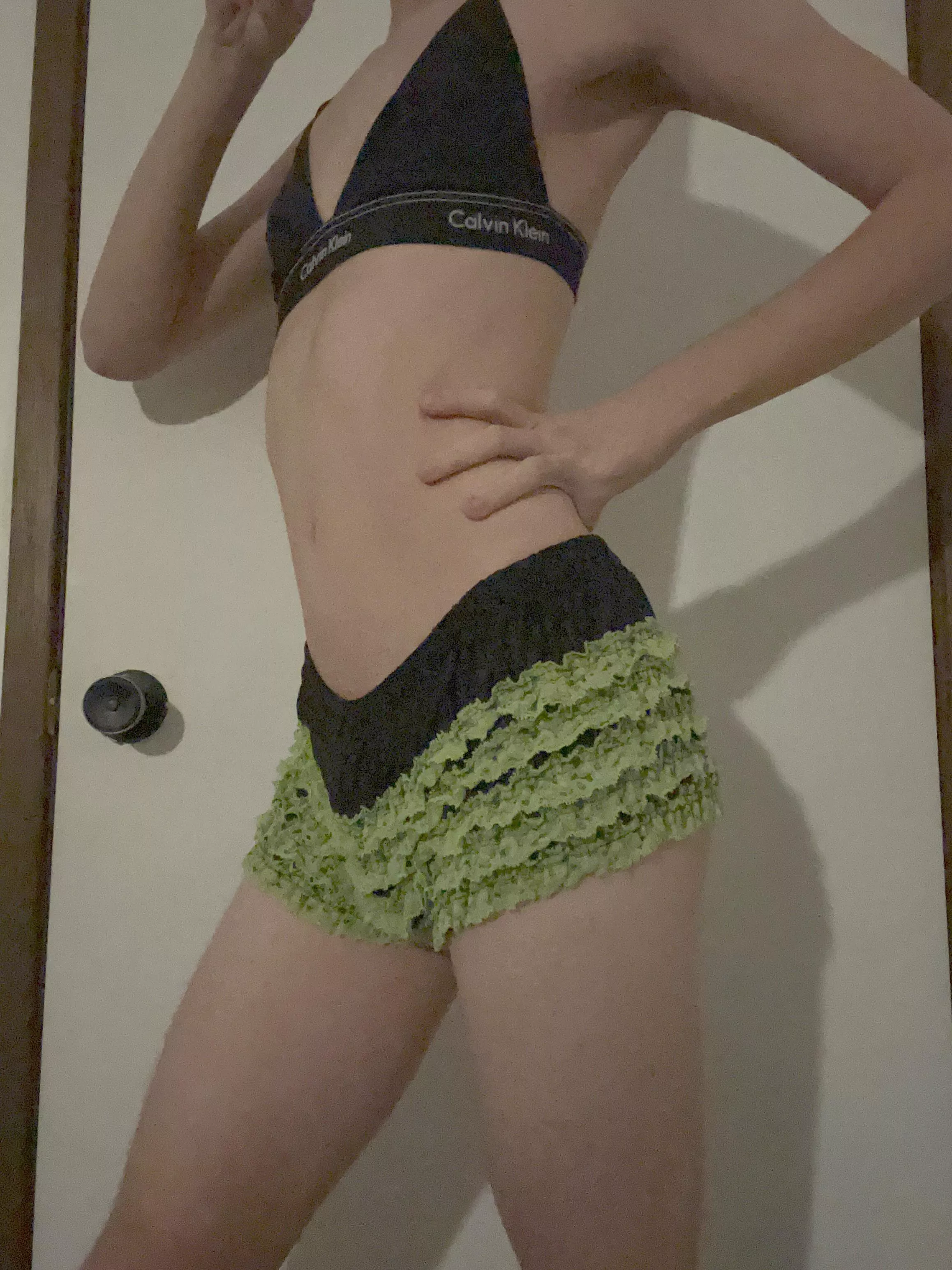 Didn’t think the outfit matches but I thought the picture was cute, do you think I look cute :3