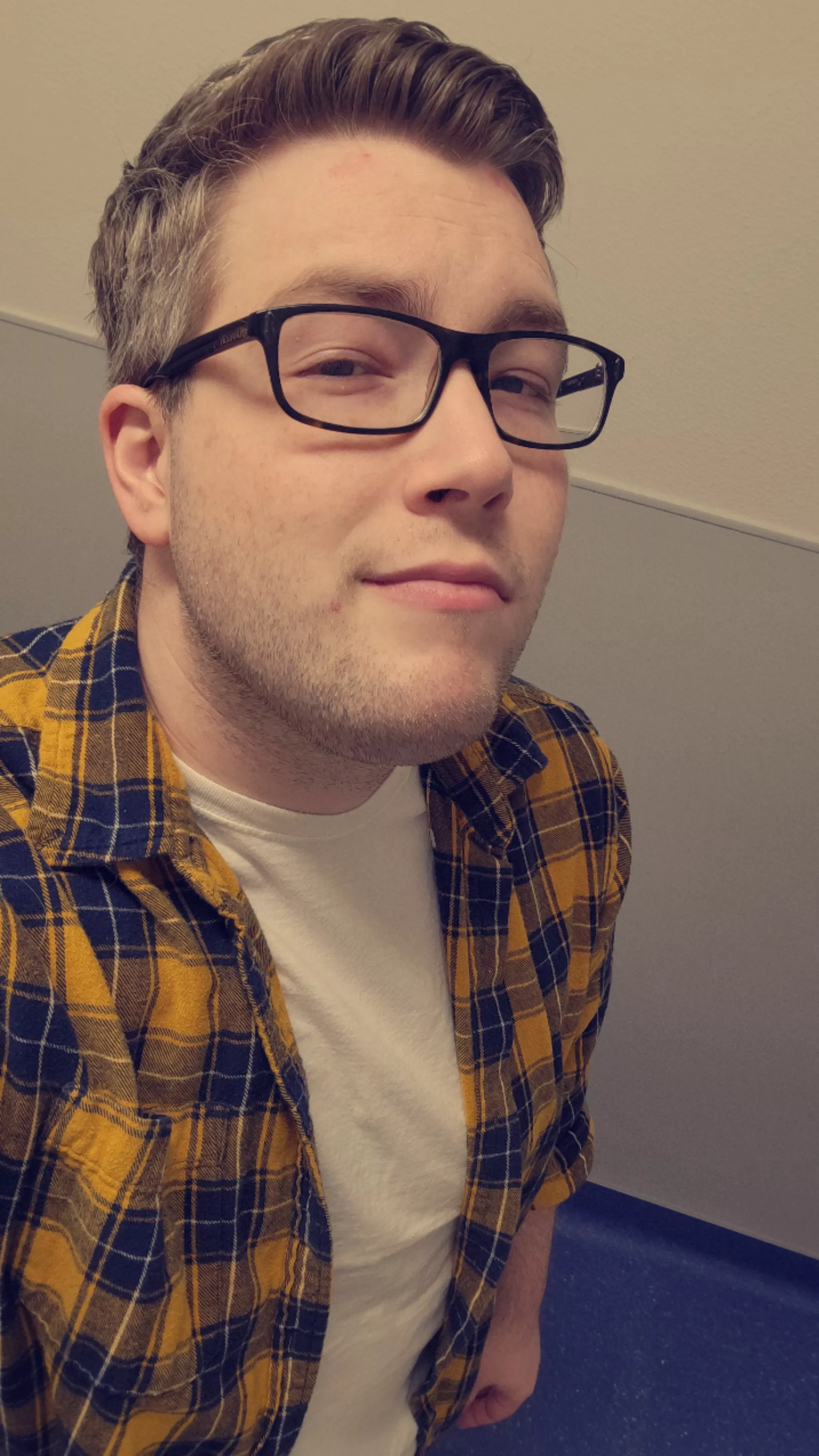 Good hair days and outfits on point deserve selfies. 😁 Good hair days and outfits on point deserve selfies. 😁