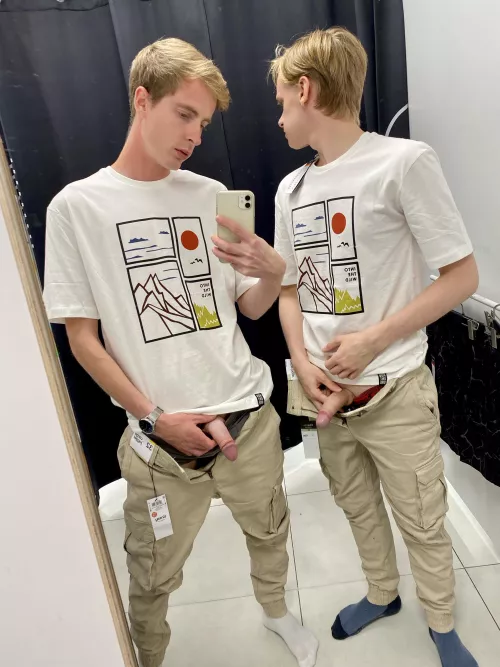 Had some fun in the shopping mall, would you join us?🔥🔥