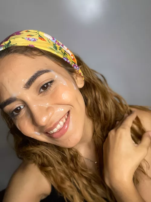 I never take off my mom's bandana that she always wore in her 20s. How do I look in it? 😉