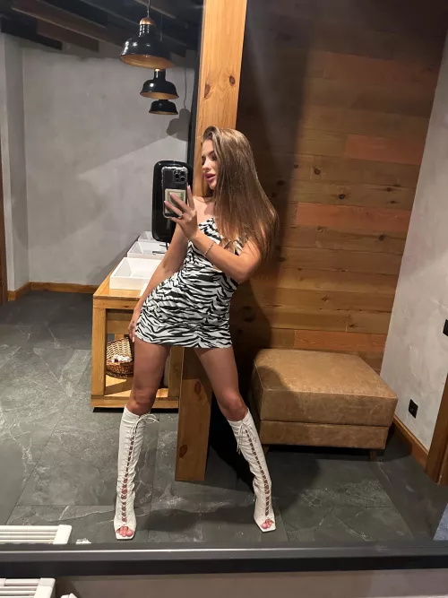 I think this dress sits too tight on me