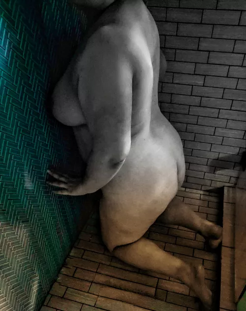 Is anyone into big gals?