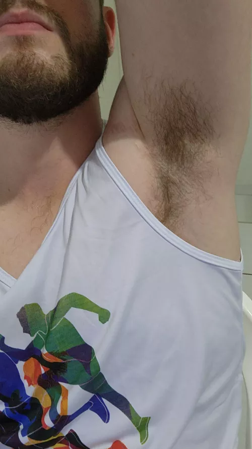 It's so hot here 🥵🥵