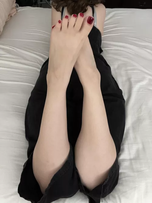 My reverse pose with red toes nails, I hope you get a kick out of it 🍒