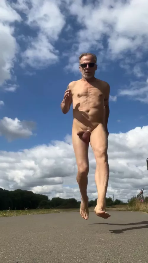nakedrun
