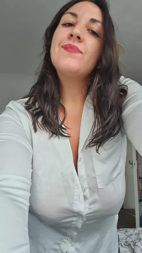 One thing that I do once I get home is to remove my bra 🙈