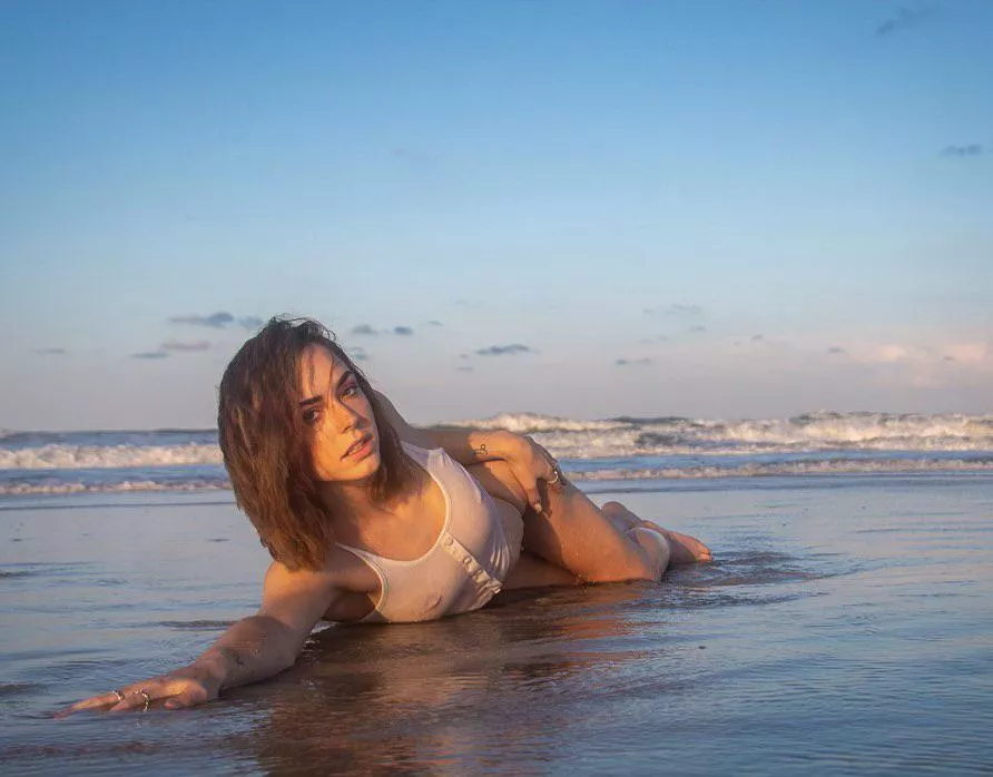 Took some new photos at the beach today!😈