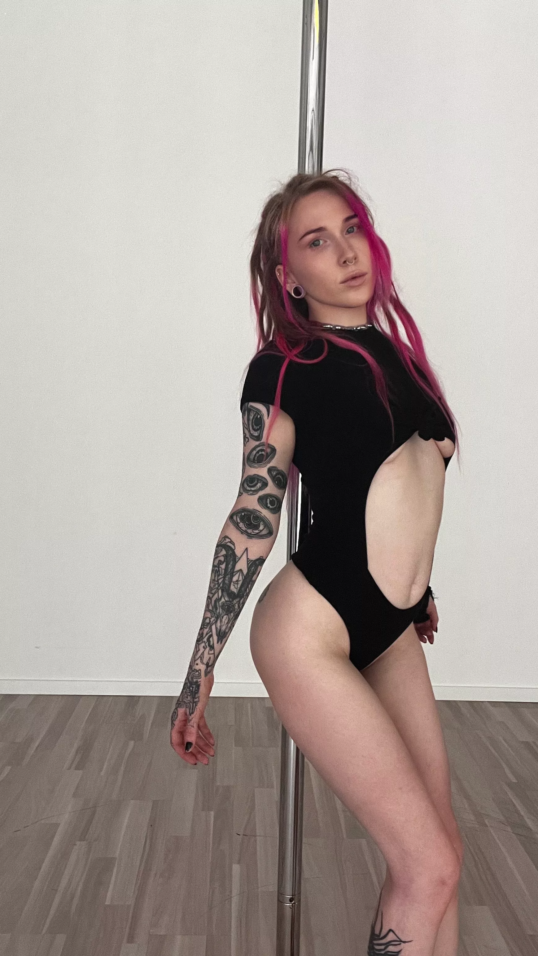 are there men who would take a 5'1 girl ?