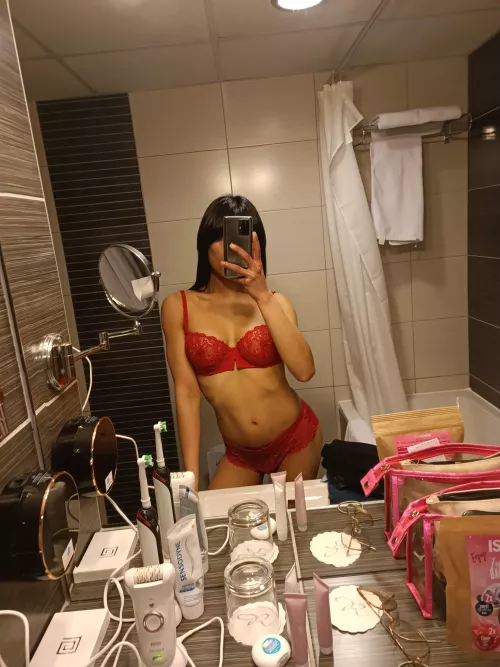 Can you describe me in 2 words? 🥰