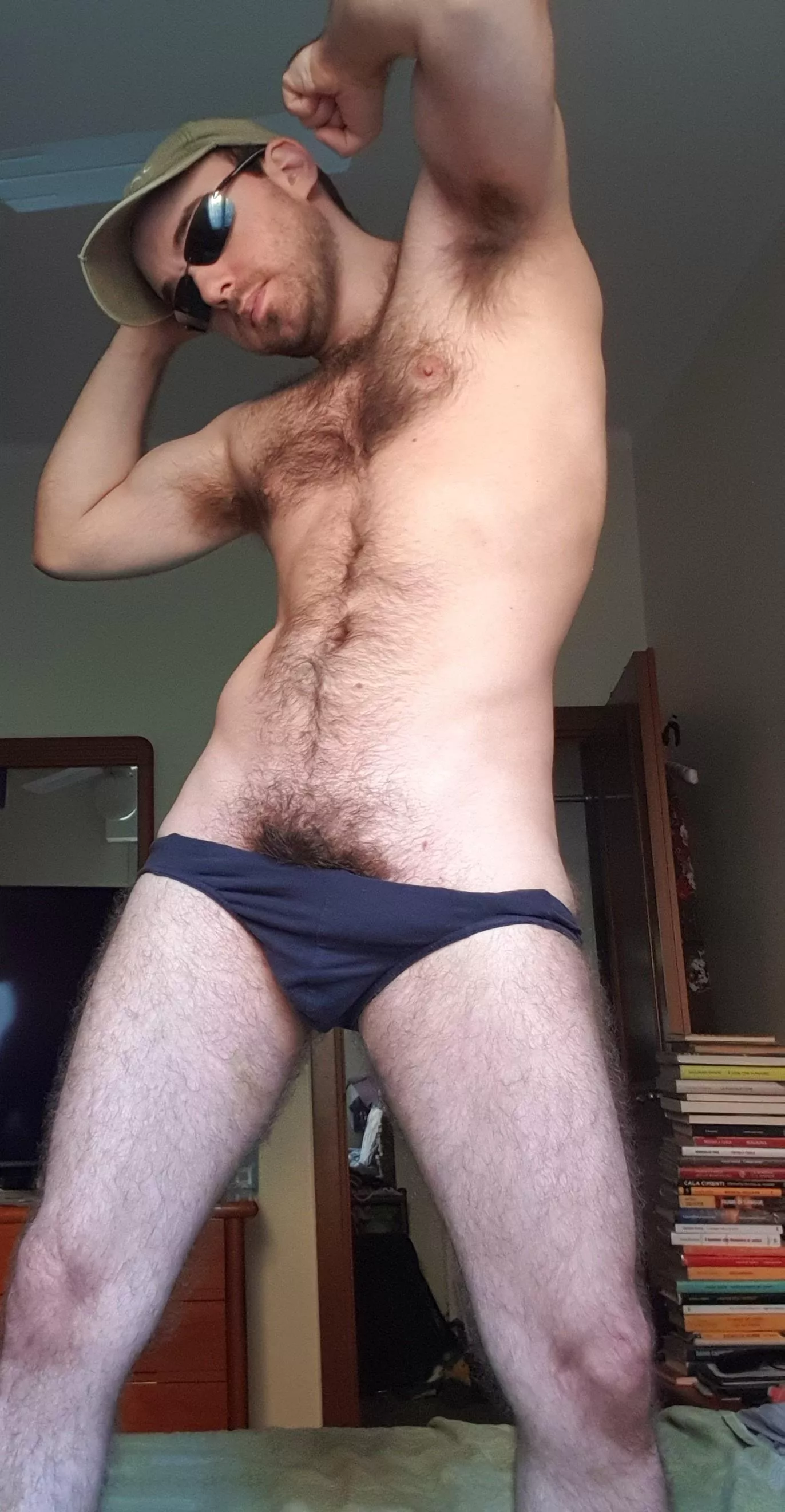 I confirm i can arouse people with my hair if i take off the shirt