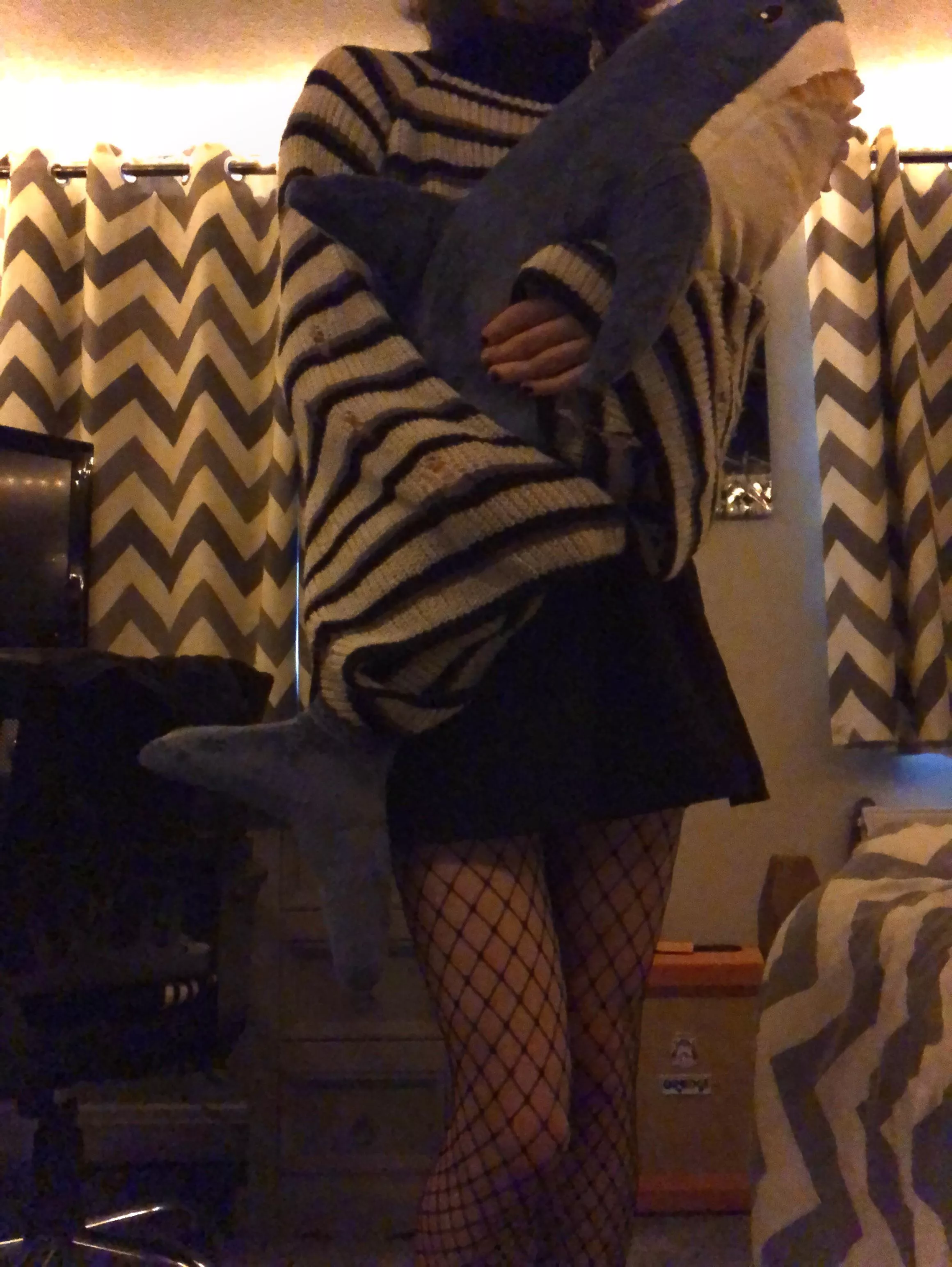 i need to give my sharky a name, can you guys suggest some names plz?? <3 thankyouuuu :3