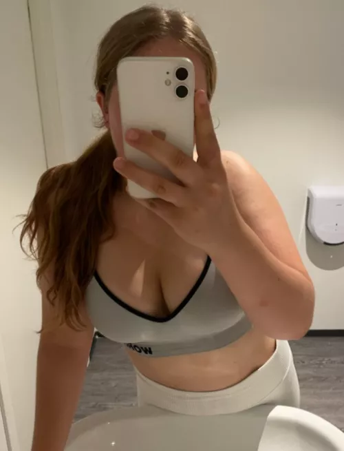 Love this colour crop top