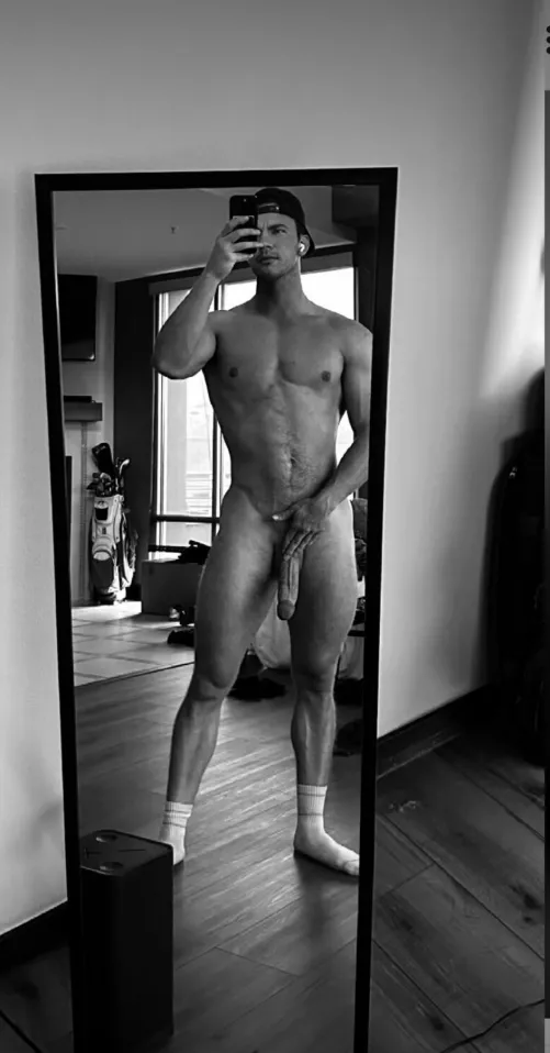 [26] just your average 6’3 215 lb gym bro