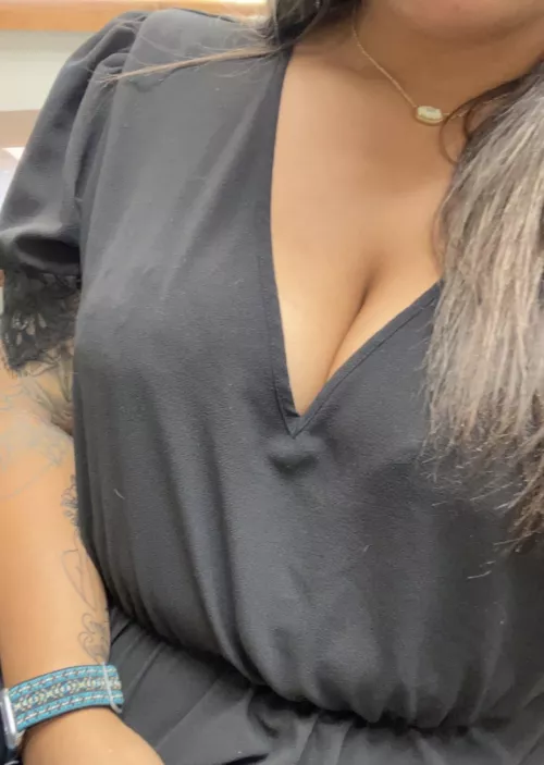 And I wonder why I’ve been getting compliments on my shirt all day😏