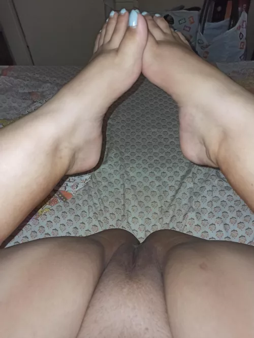 Baby's first feet pic 🥹 Tell me if you like it, or better yet...show me 😋