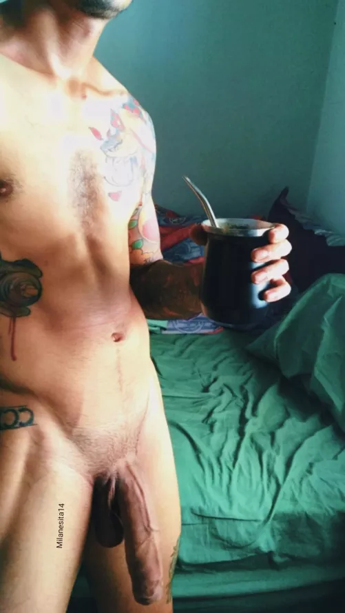 Good morning! Wanna taste some argentinian 🧉?