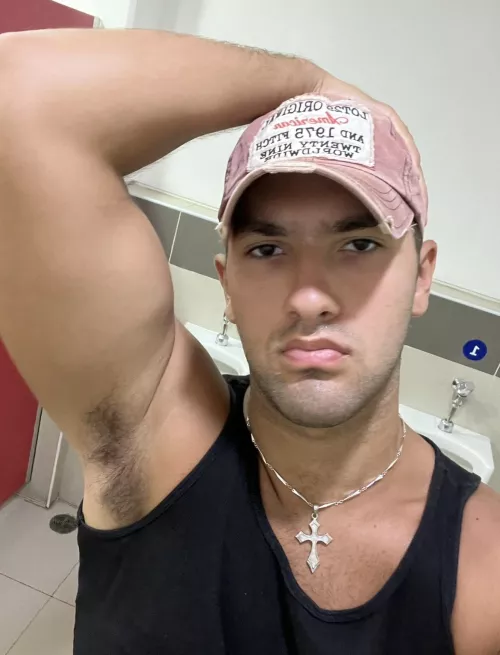 Haven’t used deodorant for weeks. You sniffing?