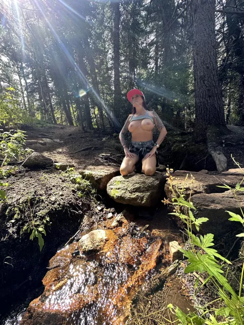 Hiking trail flash for you babe