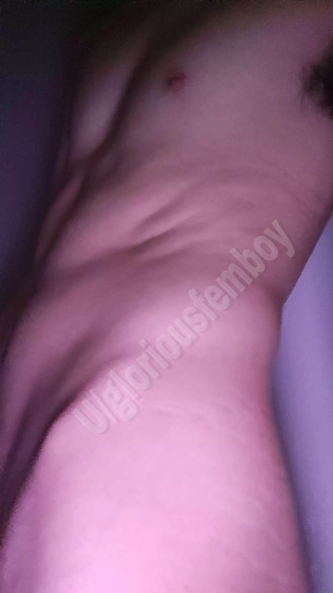 I want twinks and femboys to pin me down