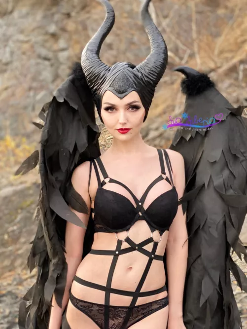 Maleficent(Sia Siberia)[Disney]