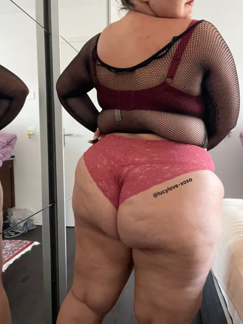 My big booty needs some warm hands on it…