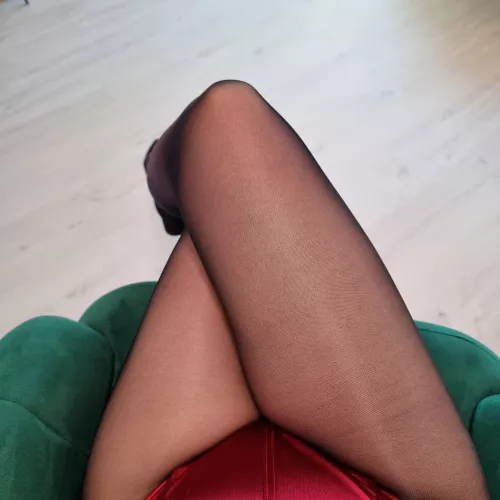 Pantyhose of the day! Wolford Neon 40s in Admiral shade! Don't they just look so hypnotising?