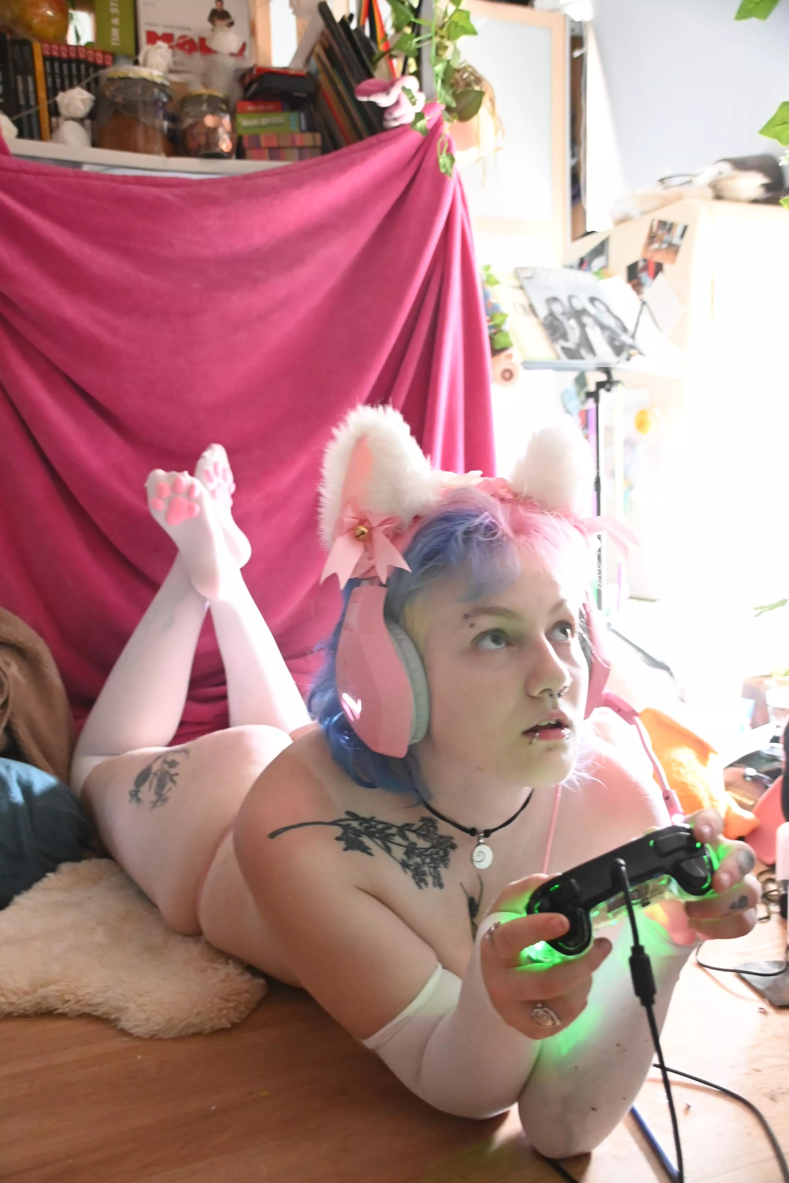 This cat is in heat and needs someone to breed her ;)