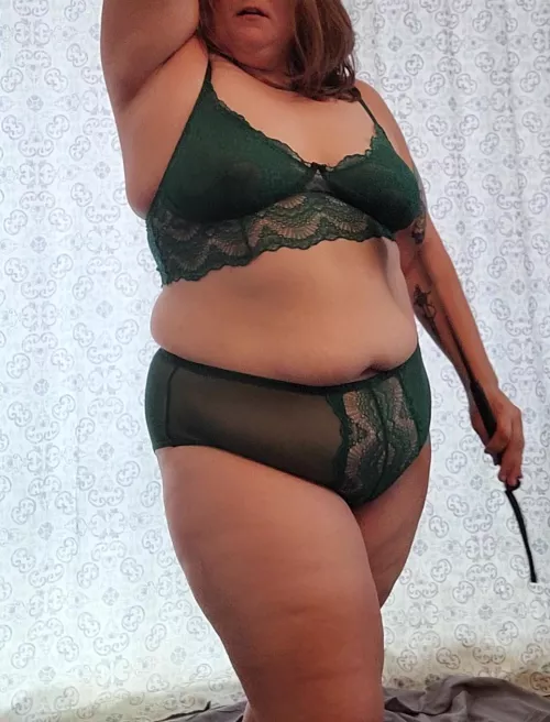 Those sexy curves 😍