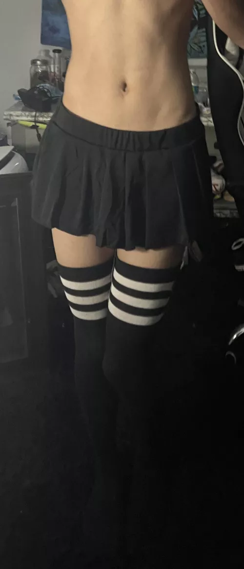 You should hold my waist 😻