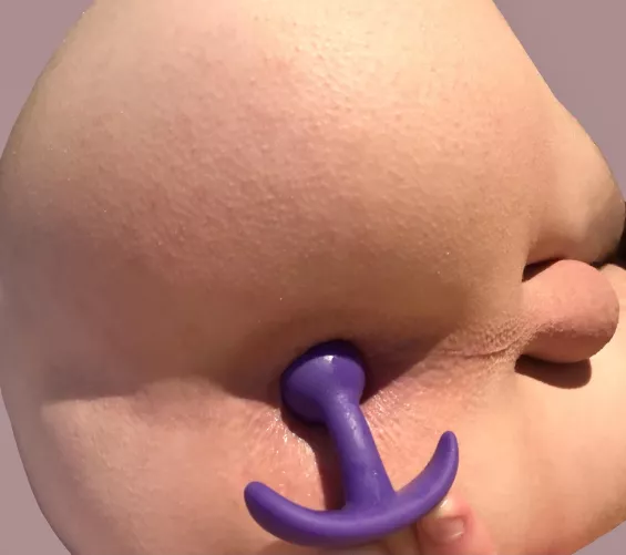 (19) Do you want to lick this plug?