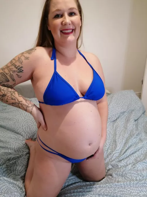 19 weeks pregnant today do I still look nice in a bikini?
