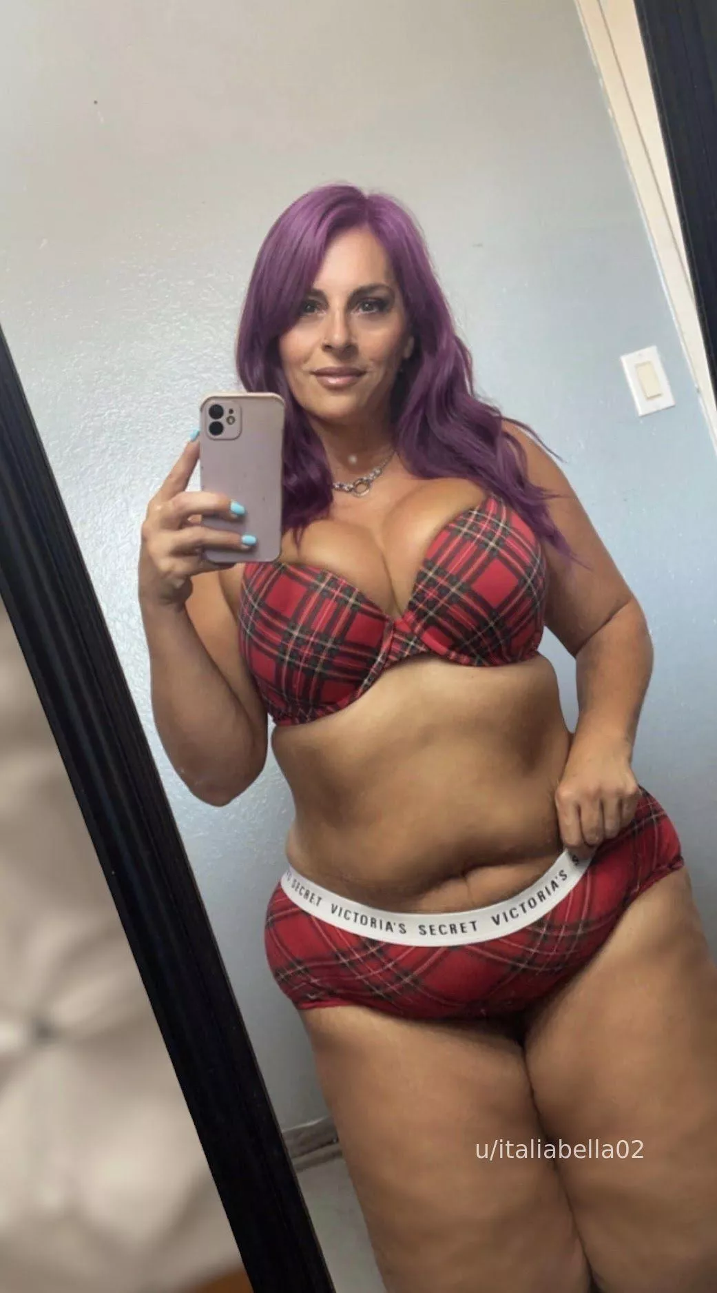 Anyone into smothering? 😏