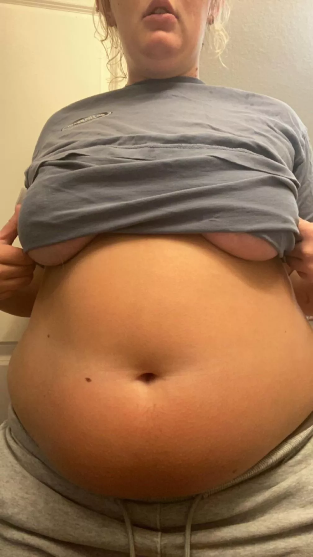 Barely fitting in frame😳