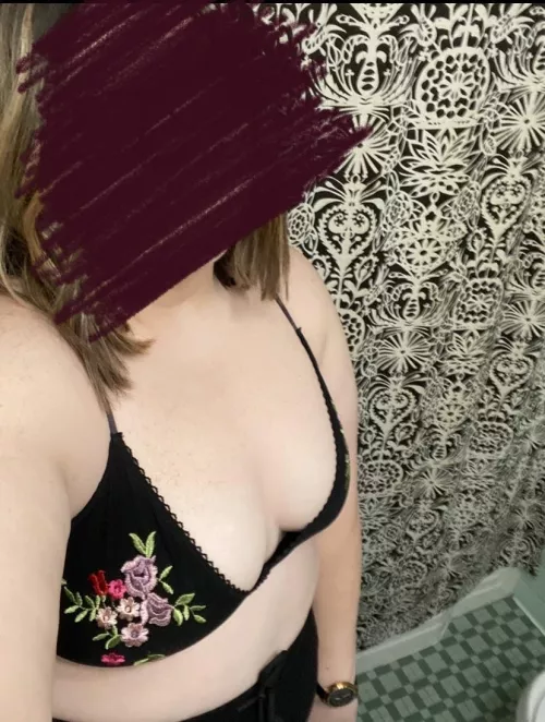 Big booty, but apart of the itty bitty titty committee. Can’t have it all 🤷🏻‍♀️😅