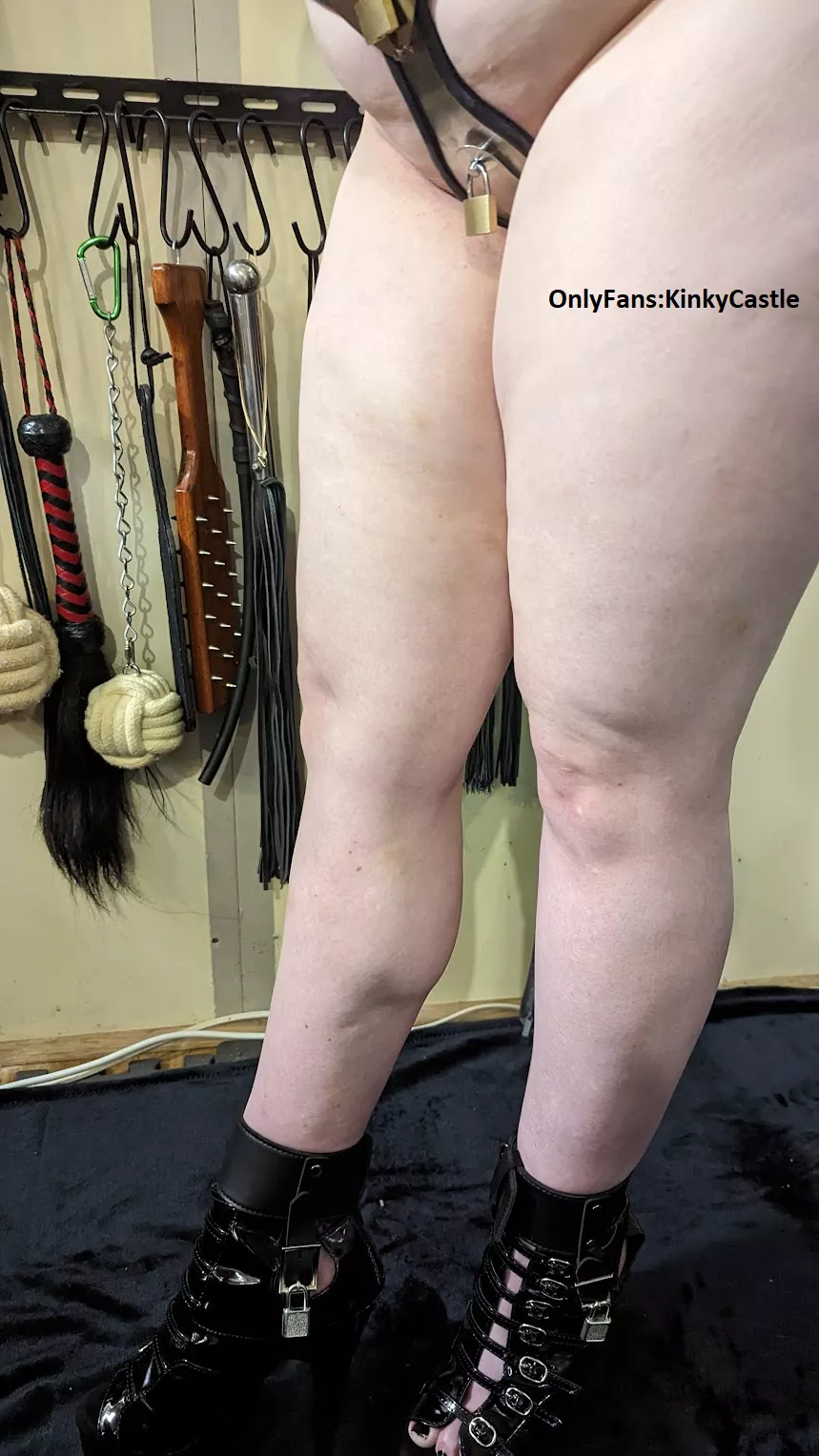 Can't remove chastity belt. Can't remove heels either.