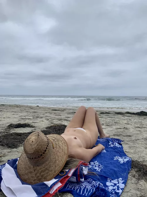 Craving for another nude beach trip 🏖 🍒