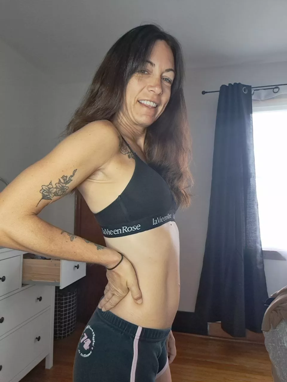 Do you like older girls? well this old Gal is more then in need of a .... [f]