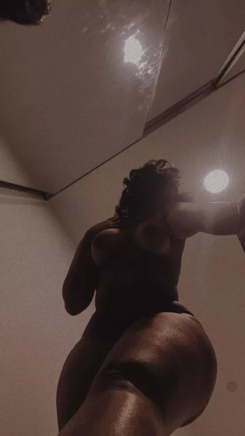 Don't leave me hanging [f]🌚