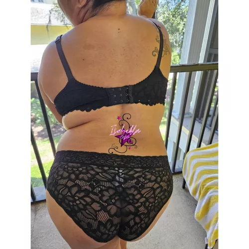 emoji me below & I'll nude your dm... deal?