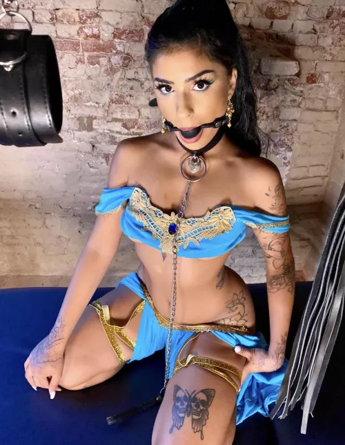 [f]uck princess jasmine in the dungeon?