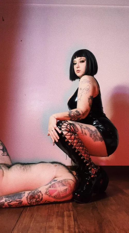 He is ready to suck mommy. Would you swap places whith him? [domme]